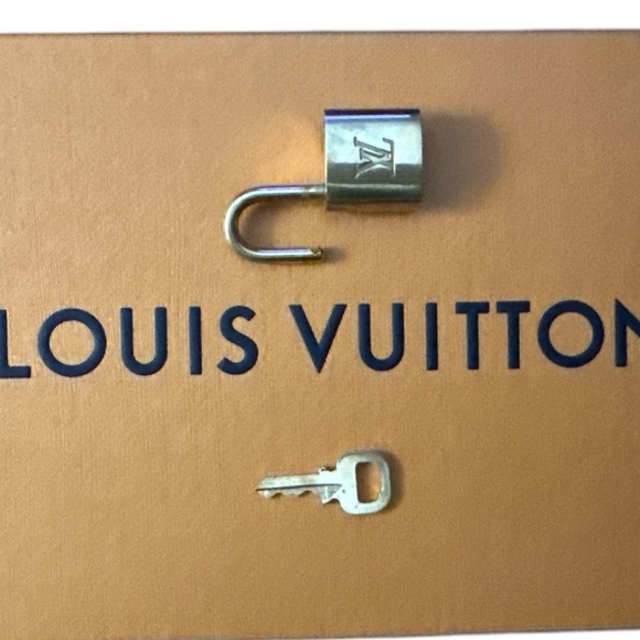 Authentic Louis Vuitton Lock & Key Set - Picture 3 of 5